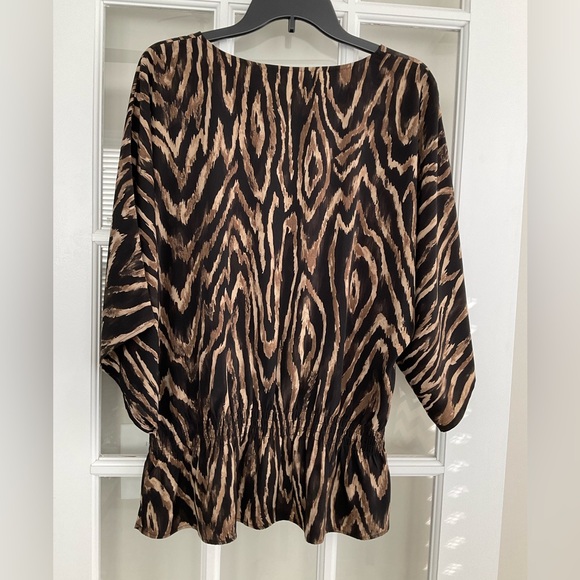 Chico’s top 2 EUC - Picture 2 of 4